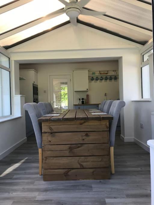 Perfect 4 Cpls & Families . Close To Everything Villa Pentraeth Екстериор снимка